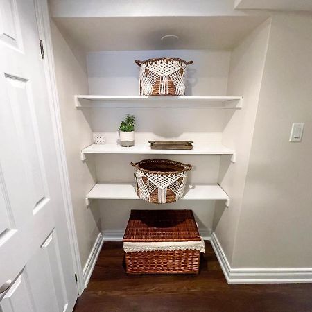 Spacious & Renovated 1Bd Suite W/Parking Τορόντο Εξωτερικό φωτογραφία