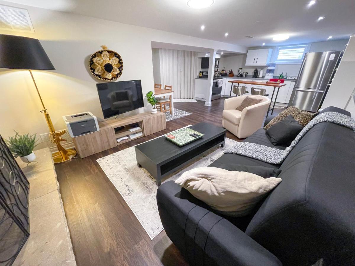 Spacious & Renovated 1Bd Suite W/Parking Τορόντο Εξωτερικό φωτογραφία